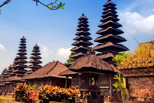 Java en Bali Explorer 1